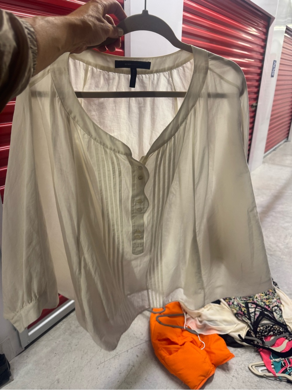 BCBGMaxAzria Cream Pintuck Oversized/Dolman Sleeve Pullover Blouse